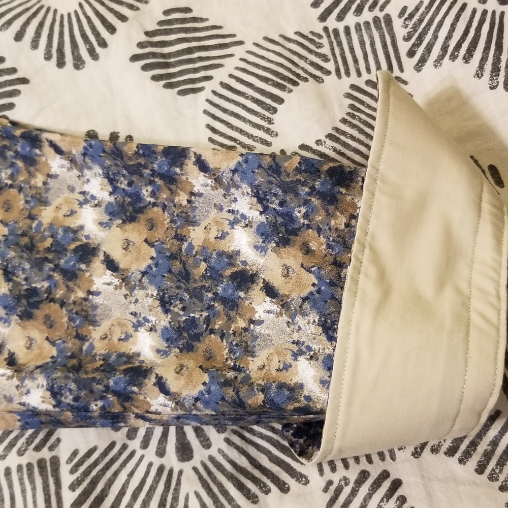 Shirt - Picture 3 of 4